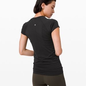 Black Lululemon Swiftly Tech short sleeve shirt size 6